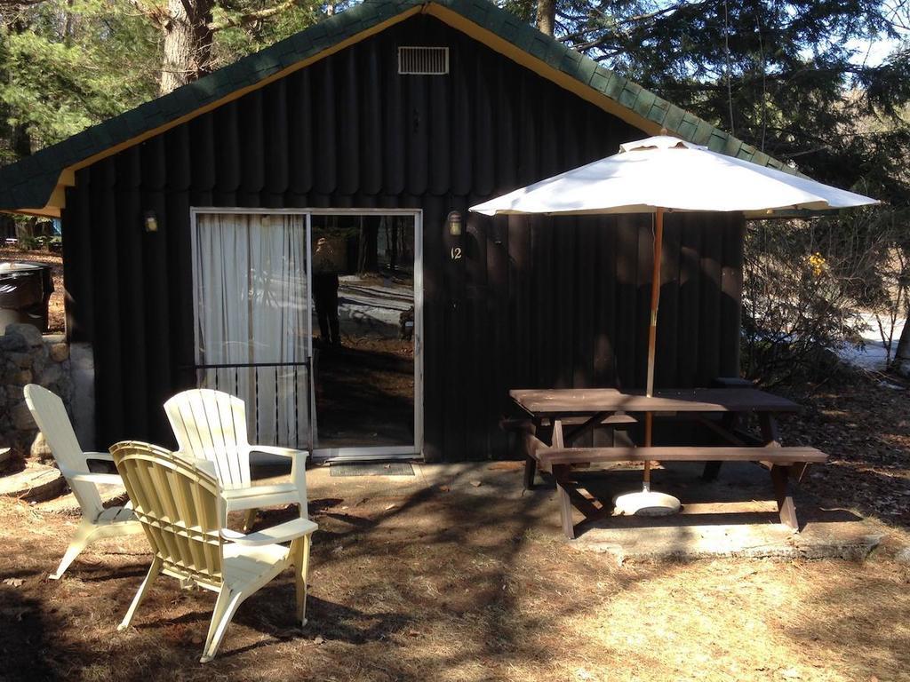 Amber Lantern Two-Bedroom Cottage Lac George Chambre photo